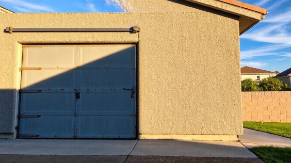Guide pratique : Optimiser l'isolation d'une porte de garage
